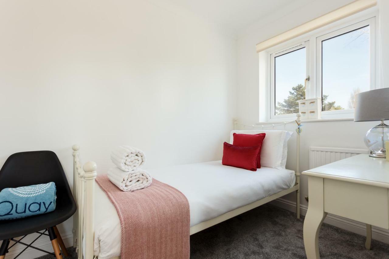 Fantasea Villa Poole Ngoại thất bức ảnh